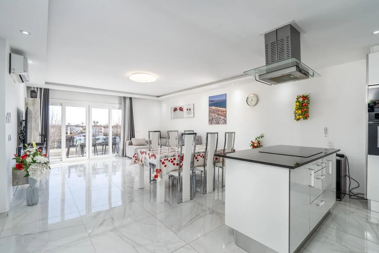 Welcs Apartamento 048 Emp Con Terraza Y Vistas Empuriabrava Apartment